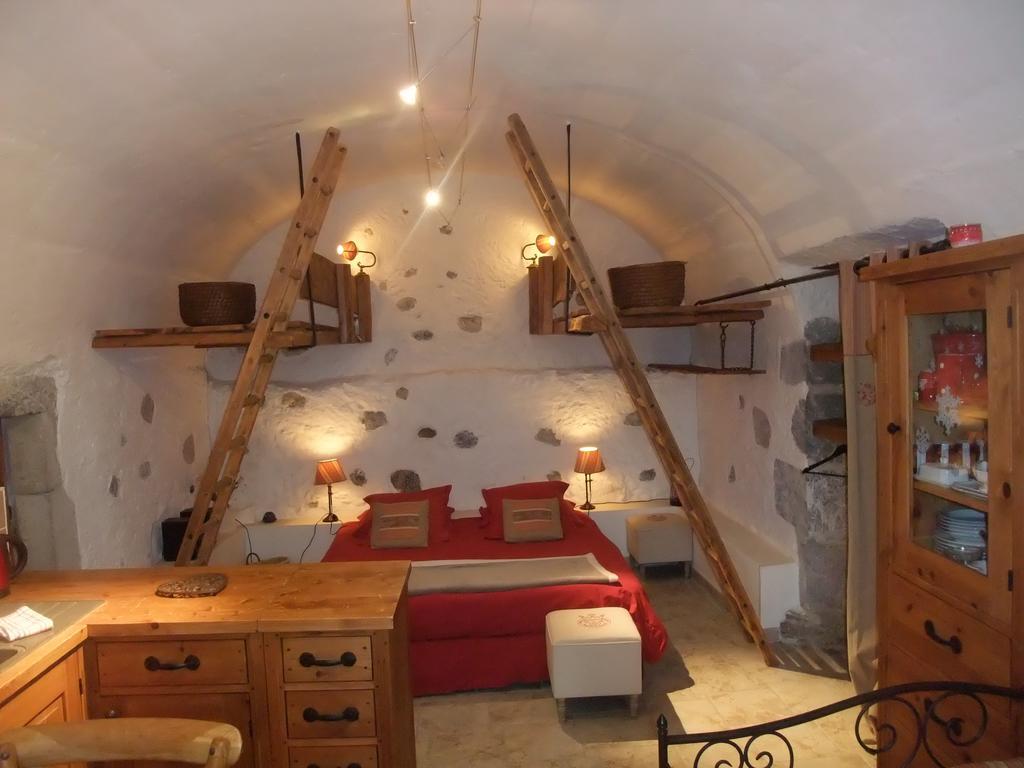 Le Domaine Du Grand Cellier Chambres D'Hotes En Savoie Tournon ห้อง รูปภาพ